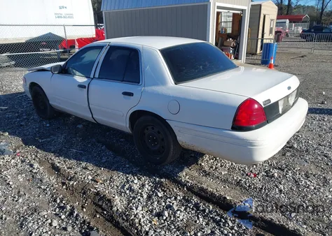 2003 Ford Crown Victoria Police z USA, uszkodzony, nr VIN 2FAFP71WX3X174655